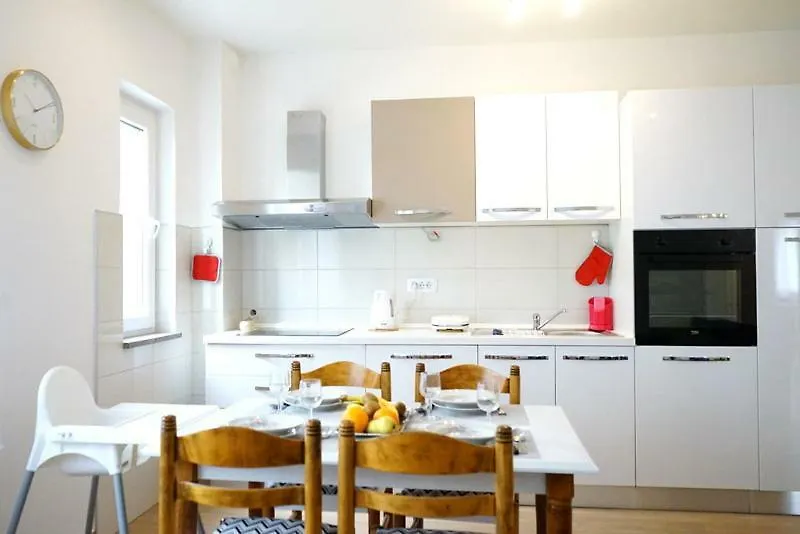 Apartman Suzy Pula 0*,